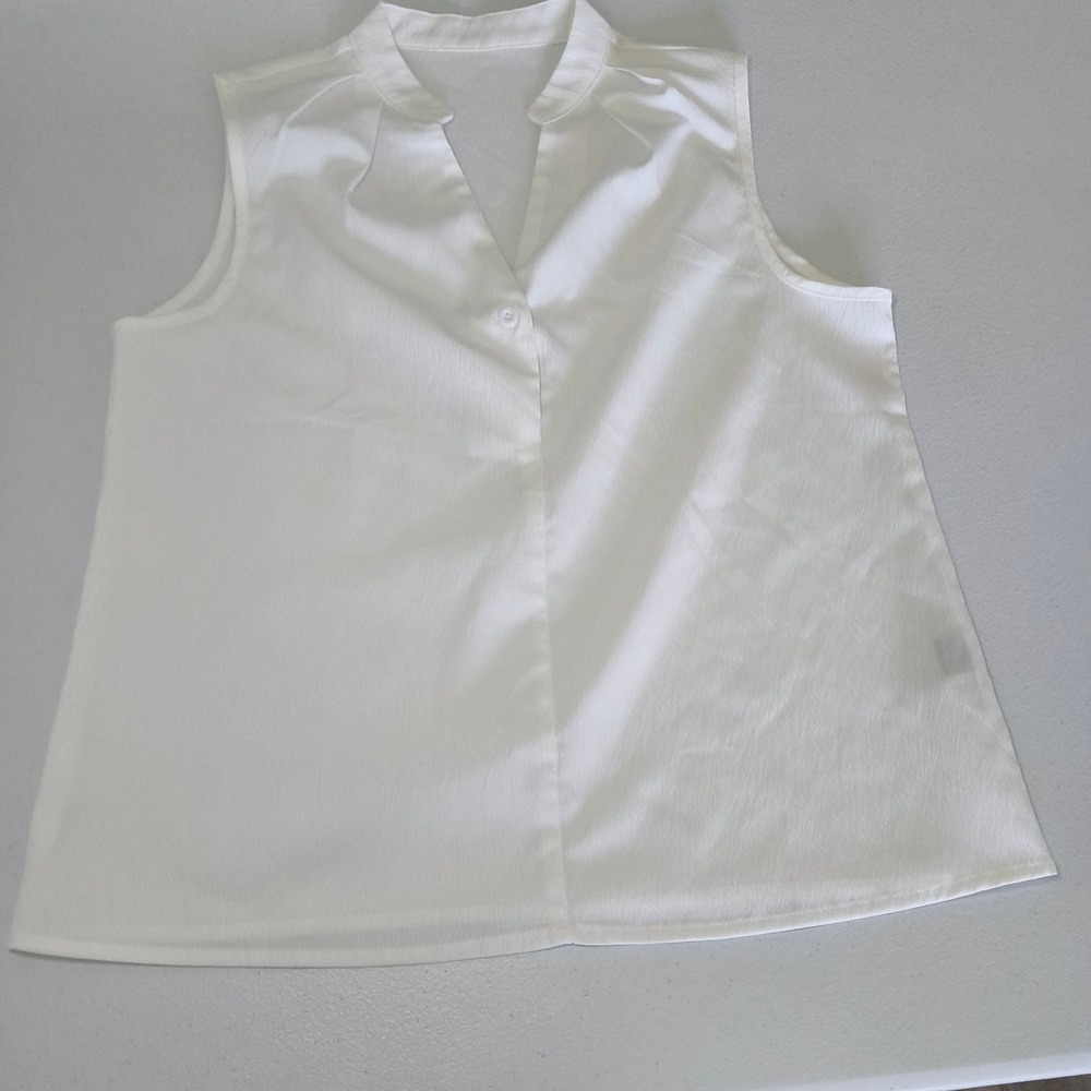 SHEIN Womens White Textured Sleeveless V-Neck Pleated Shoulder Blouse Size M